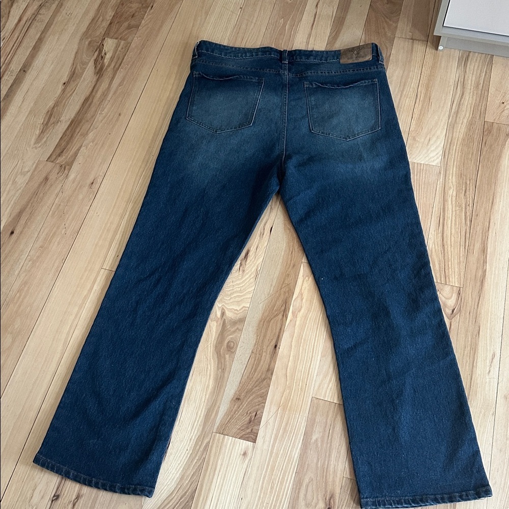 ⸻ - Picture 3 of 7